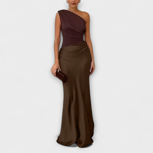 Elegancka maxi sukienka na jedno ramię