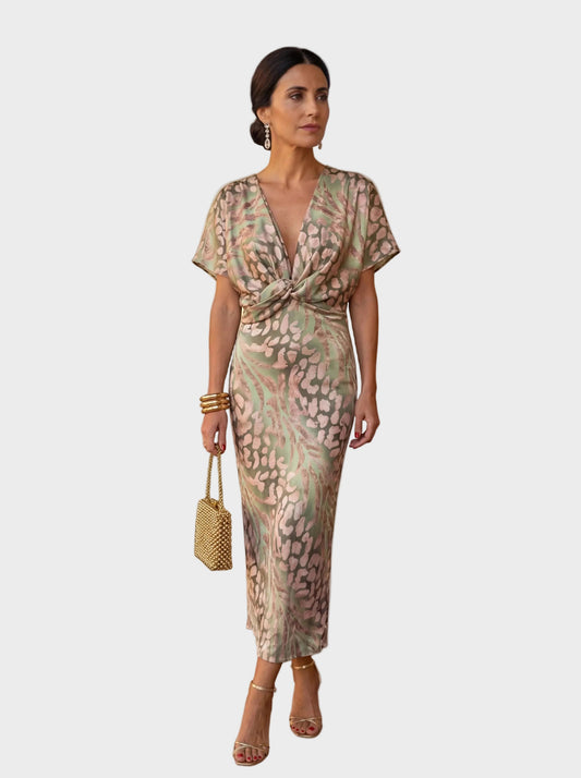 Giulia – Elegancka sukienka z lekkiej i płynnej tkaniny